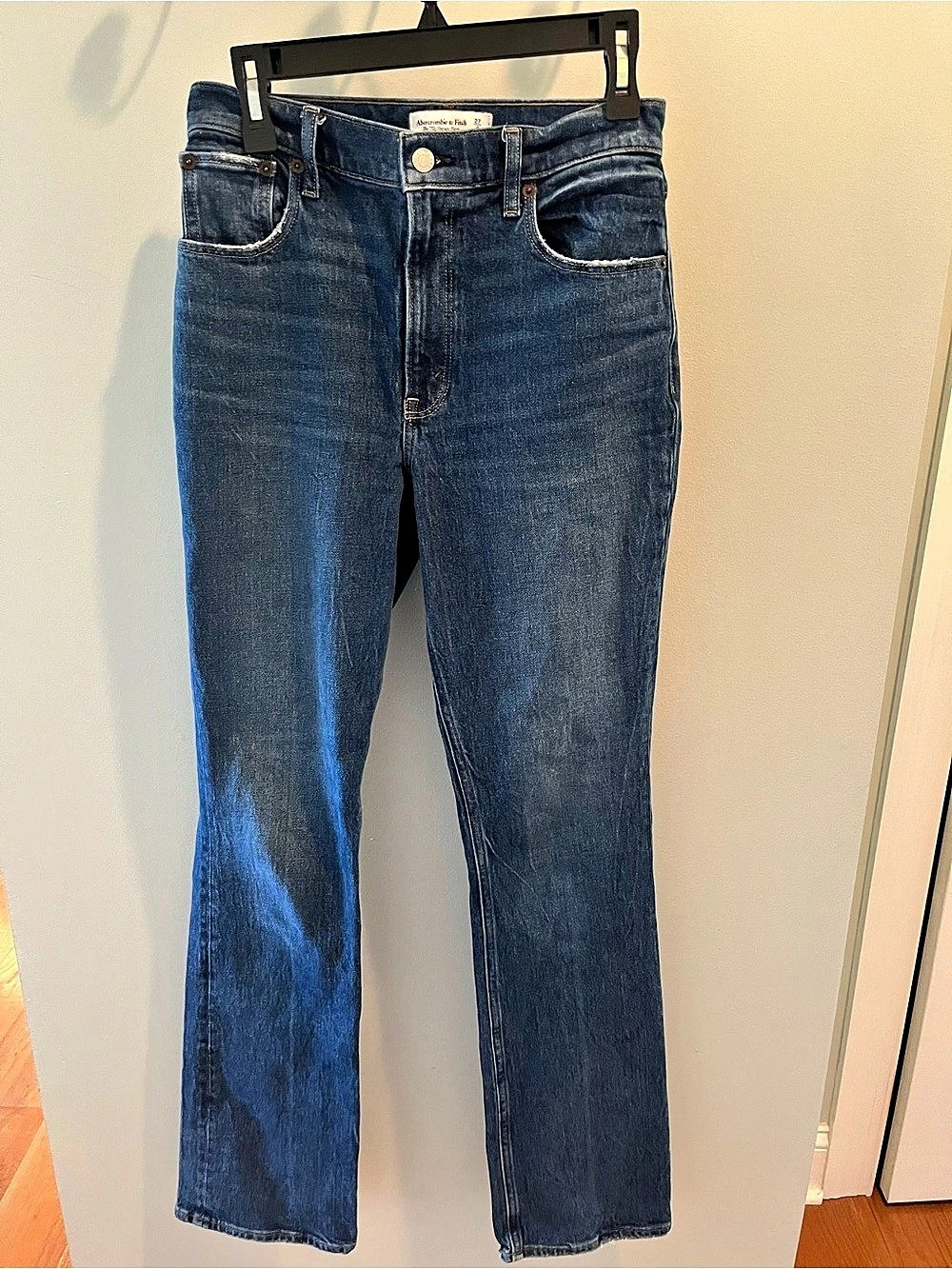 Abercrombie & Fitch Women's Straight Leg Jeans in Blue